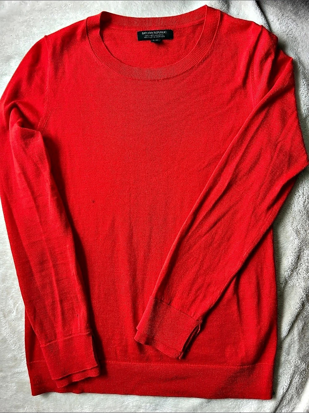 Banana Republic Merino Wool Crew-Neck Sweater in Red Size Small